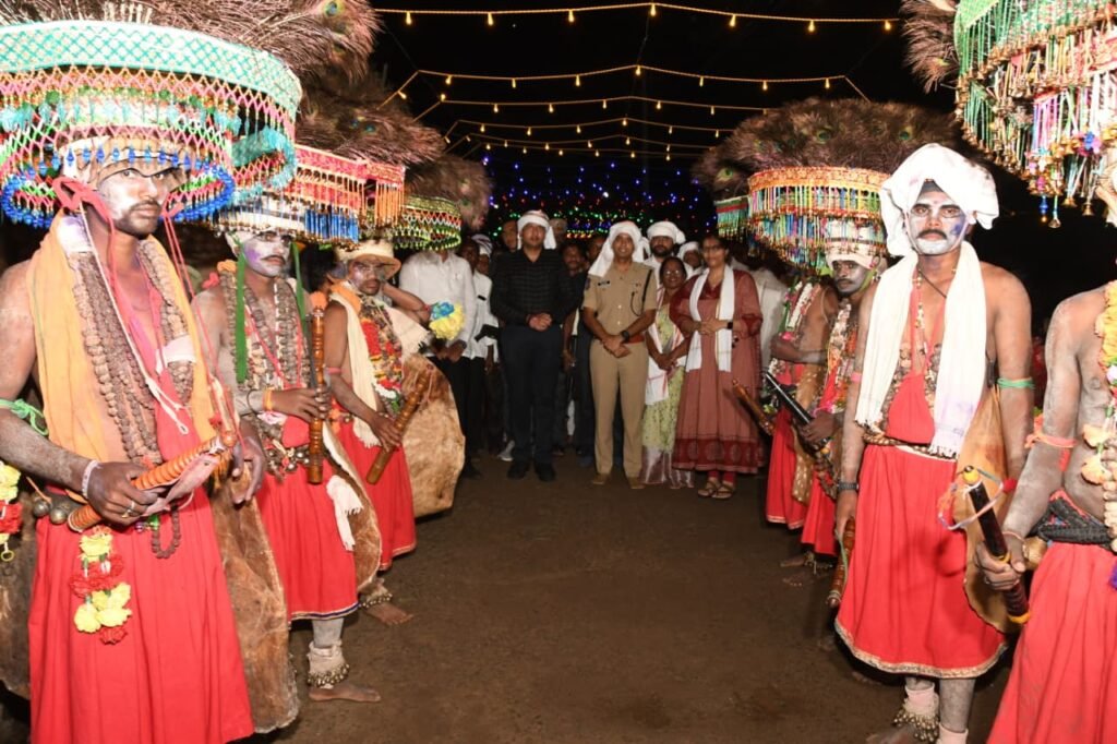 గిరిజన సాంస్కృతిక వారసత్వాన్ని కాపాడాలి : జిల్లా కలెక్టర్ రాజర్షి ష