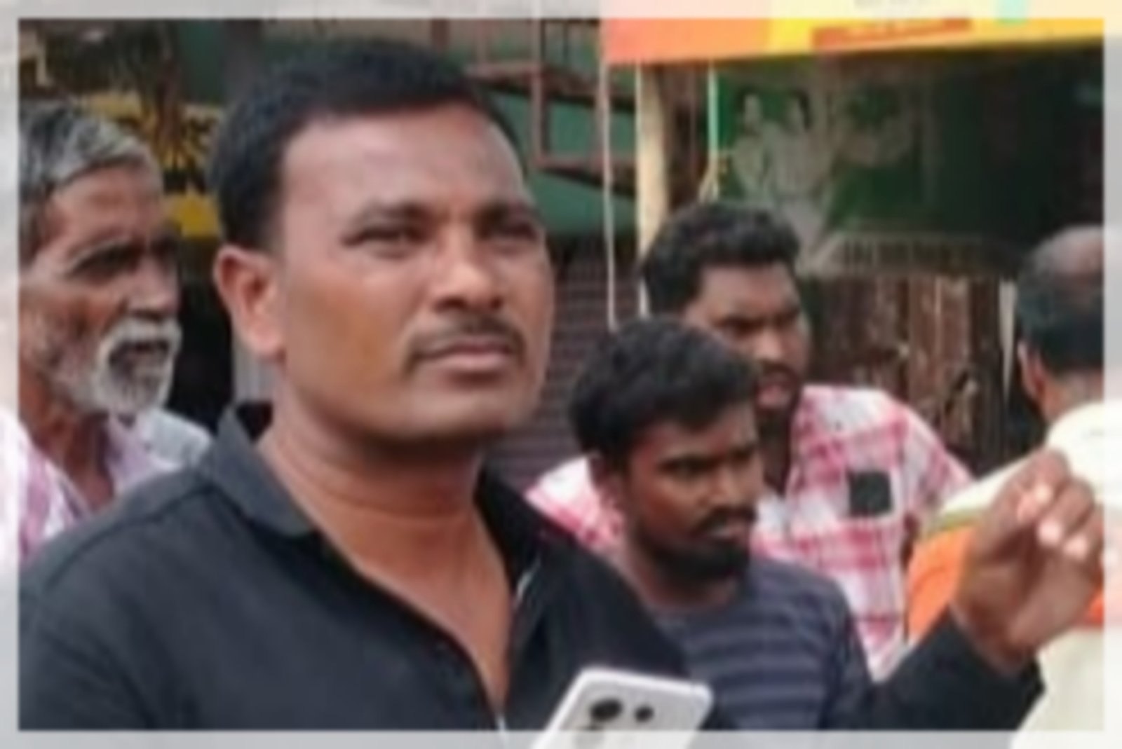 Indiramma House Contractor Issue