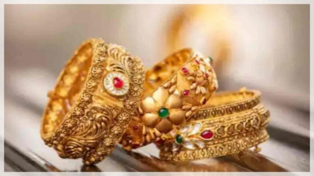 Gold Price : తగ్గినట్టే కనిపిస్తున్న బంగారం ధరలు… కానీ ఇప్పుడే కొనాలా..? నిపుణులు ఏమంటున్నారు..?